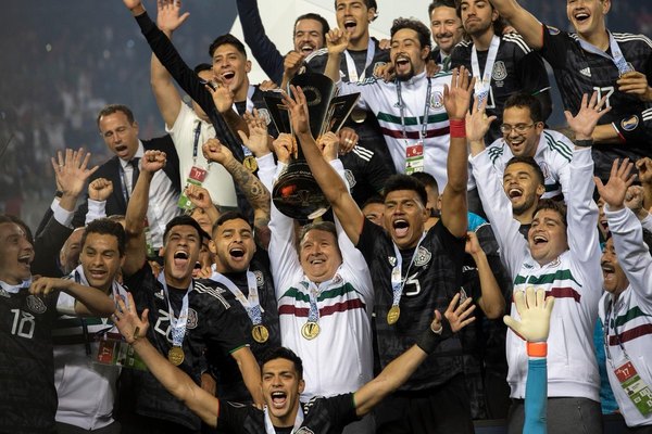 El 'Tata', campeón de la Copa de Oro con México