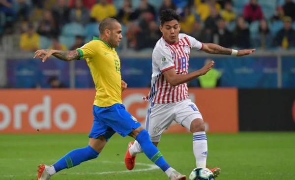 HOY / Medio brasileño opta por Arza para su once de la Copa América