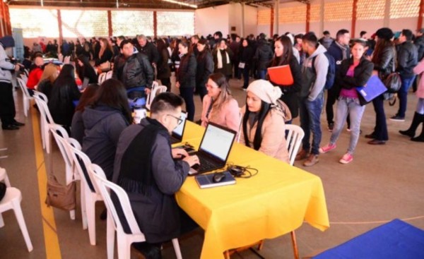 Feria de Oportunidades ofreció 408 puestos laborales, becas y cursos