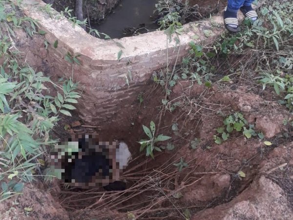 Abuelito cayó desde un puente sin valla ni señalización, se desnucó y murió