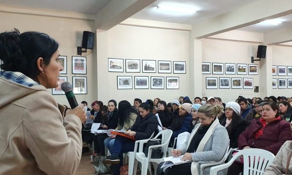 Capacitan a docentes para concursos públicos de oposición
