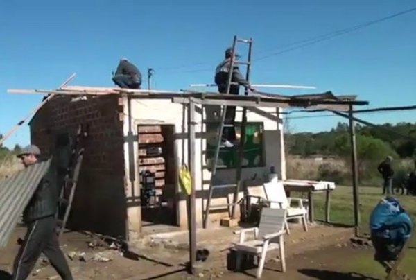 GRUPO DE SOLIDARIOS REFACCIONARON LA CASA DE UN NIÑO CON CEGUERA