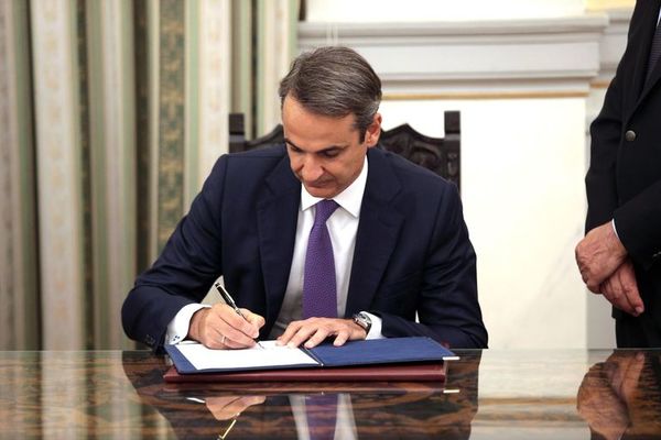 Mitsotakis asume el poder en Grecia con la promesa de finiquitar 10 años de crisis - Mundo - ABC Color