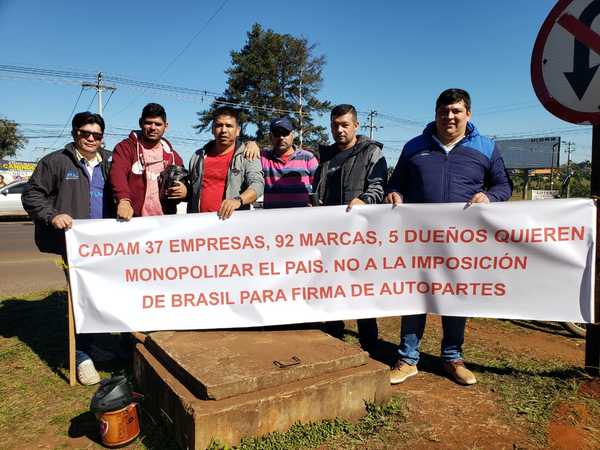 Importadores de vehículos usados en pie de guerra ante imposición de Brasil