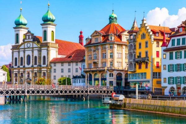 Lucerna: la ciudad del mágico puente medieval