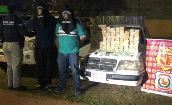 Hallan 95 kg de marihuana en vehículo con doble fondo