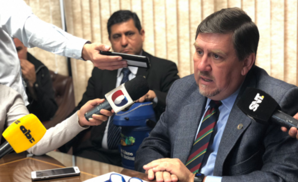 HOY / Titular del Congreso cuestiona a jueza por liberar a Ulises Quintana