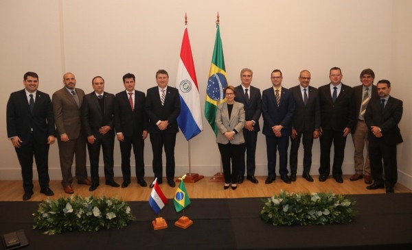 Paraguay y Brasil consensúan acuerdos en sanidad animal, vegetal y comercio agrícola | .::Agencia IP::.