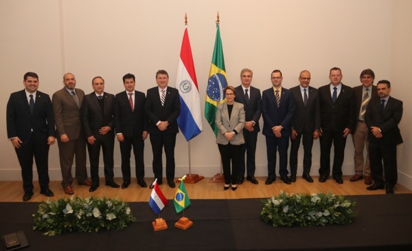 Paraguay y Brasil consensúan acuerdos en sanidad animal, vegetal y comercio agrícola | .::Agencia IP::.