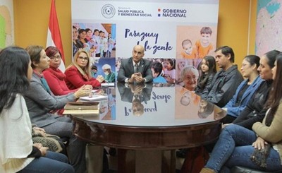 Padres de niños con fibrosis quística exigen ayuda al Ministro