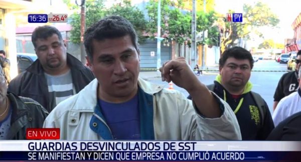 Exguardias de SST denuncian que empresa incumplió acuerdo | Noticias Paraguay
