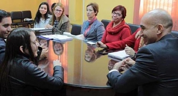 Ministerio de Salud responde a niña que padece enfermedad incurable