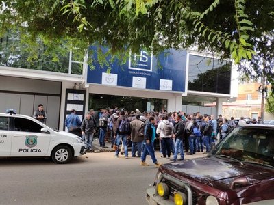 Desvinculados del SST denuncian que firma no cumplió con acuerdo