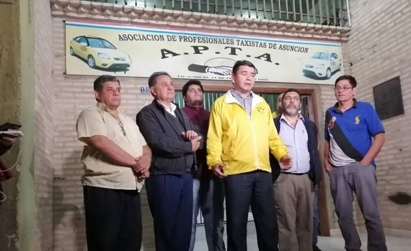 HOY / Infierno del tránsito en Villa Morra, zona comunal y en el microcentro: taxistas protestan