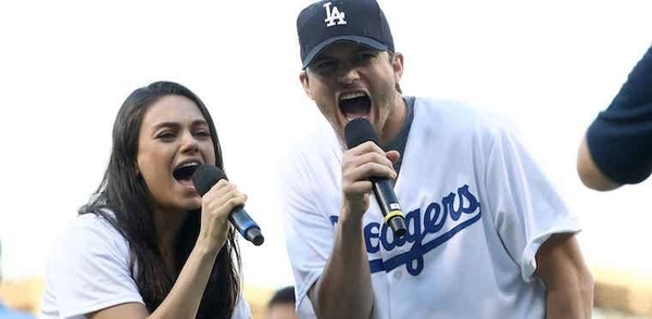 HOY / Ashton Kutcher y Mila Kunis  cantando "La Vaca Lola"   crean "conmoción" en las redes