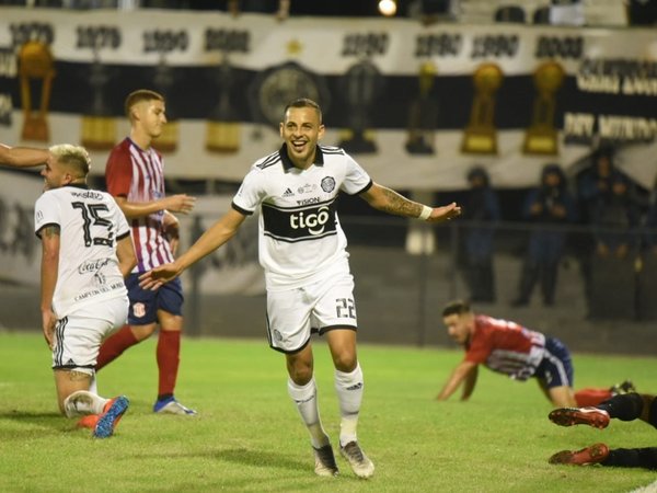 Olimpia golea a Limpeño y se cita con Colegiales