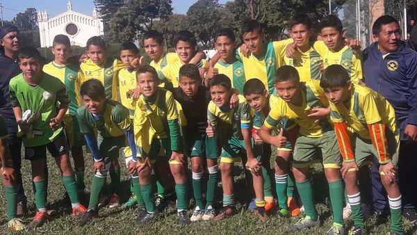 Como héroes recibieron chicos campeones de Loreto