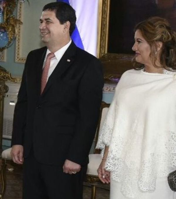 Esposa del vicepresidente pide sanción a policía que cuestionó a fiscal - Nacionales - ABC Color