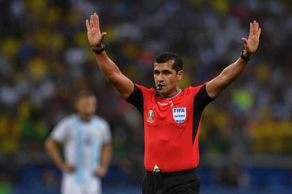 Zambrano defiende su arbitraje “transparente” - Fútbol - ABC Color