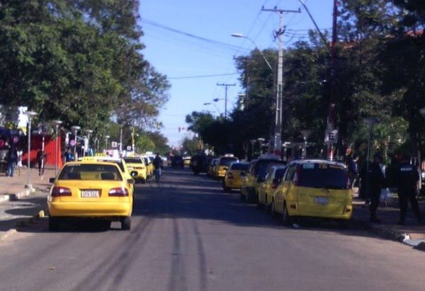 “Enjambre amarillo” anuncia movilizaciones; la Policía no interviene sin orden fiscal y la Fiscalía le saca la cola a la jeringa - ADN Paraguayo