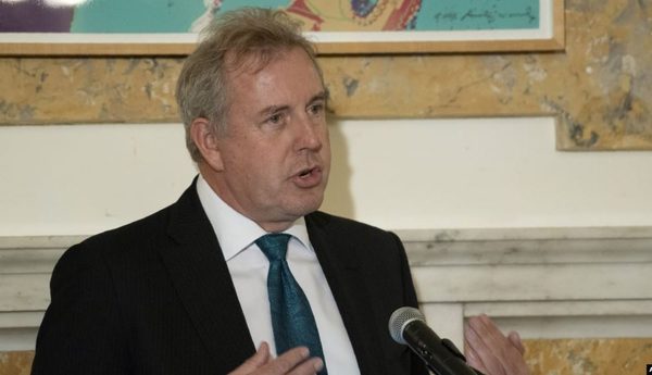 Embajador de Gran Bretaña renuncia tras llamar a gobierno de Trump «inepto»
