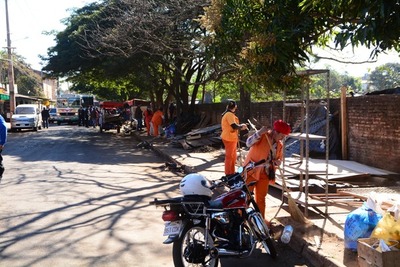 Liberan solo una parte de vereda de la escuela Bernardino Caballero