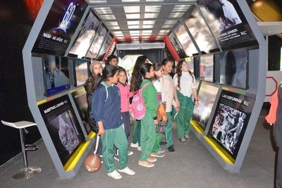 Estudiantes “visitan la Luna” en la EXPO