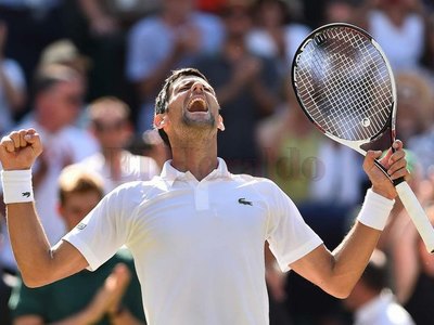 Novak Djokovic, primer semifinalista de Wimbledon