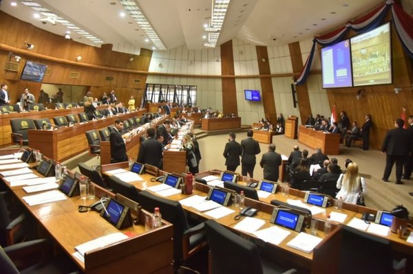 Diputados levanta sesión en medio de polémico regreso de Quintana