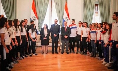 Atletas visitaron al presidente Mario Abdo Benítez