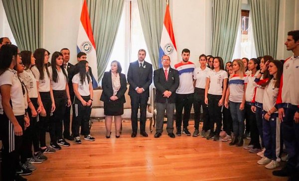 Atletas visitaron al presidente Mario Abdo Benítez