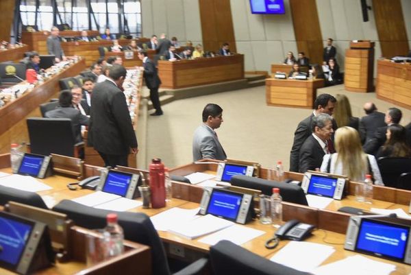 Diputados aprueban en general la “ley del impuestazo” - Nacionales - ABC Color