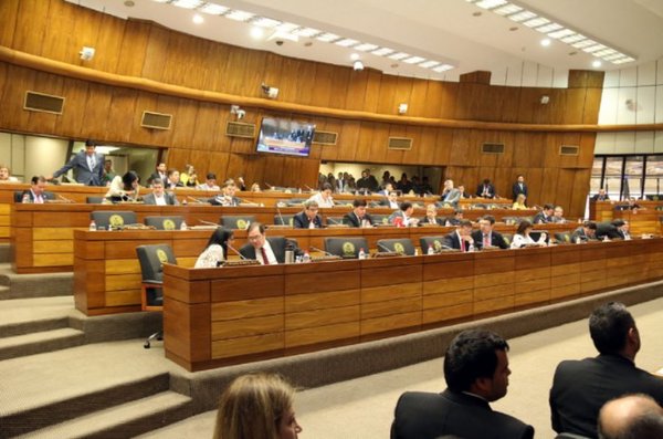 Diputados aprueban en general Ley de impuestazo