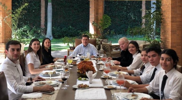 HOY / Padre Trento y HC comparten almuerzo por aniversario de la visita del Papa Francisco a Paraguay