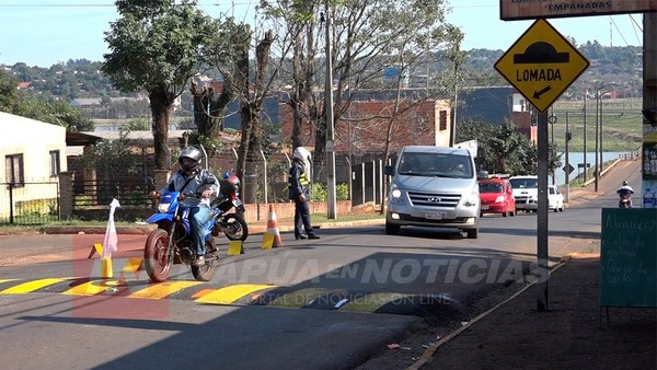 COLOCARON LOMADA SIN SEÑALIZAR Y VECINOS ACTUARON DE TRÁNSITO.