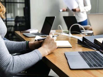 Estado de Nueva York prohíbe por ley la brecha salarial de género