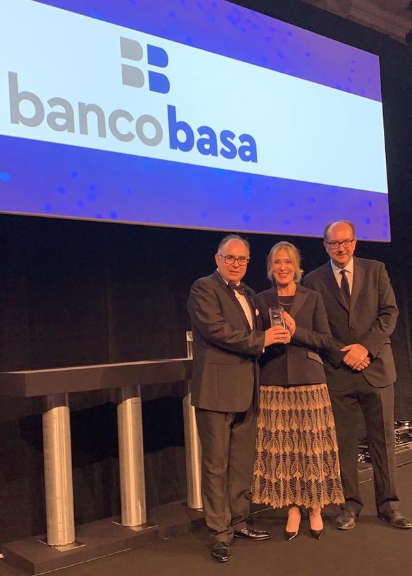 Distinguen a Banco Basa como el mejor del Paraguay