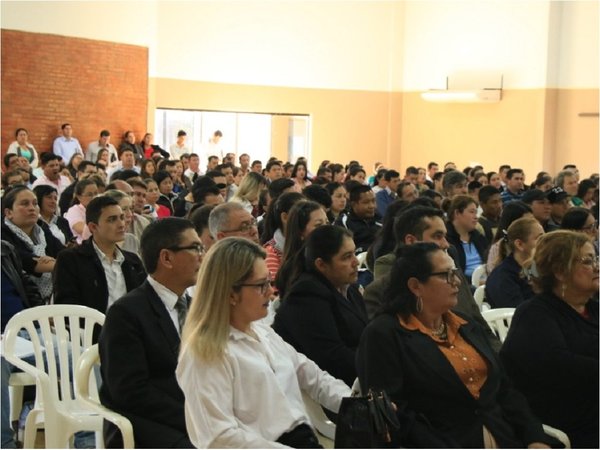 Casi 50% de docentes se aplazaron en prueba escrita de concurso del MEC