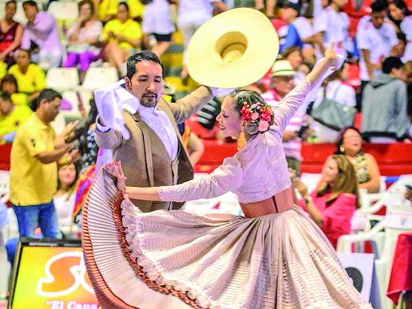 Gala de música y danza reúne a artistas de seis países en el BCP