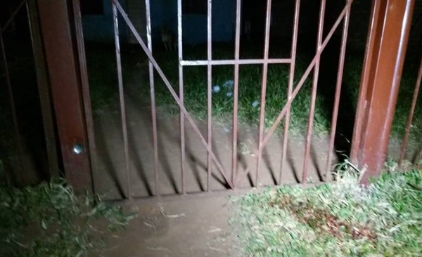 HOY / Llegaba a su casa, se resistió a un asalto y fue baleado por motochorros