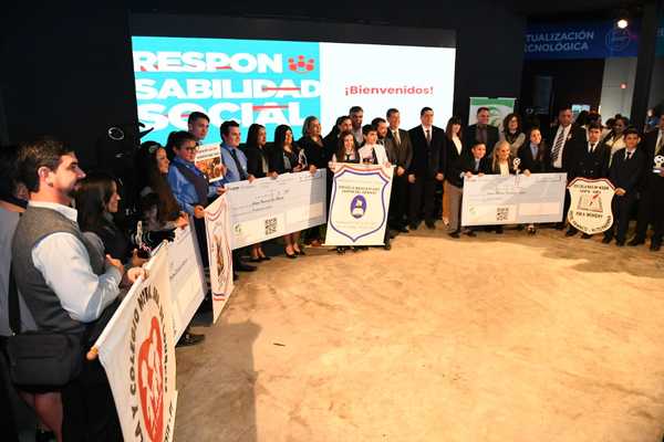 Por contribución a la lucha contra el dengue, ITAIPU premia a unos cinco colegios - .::RADIO NACIONAL::.