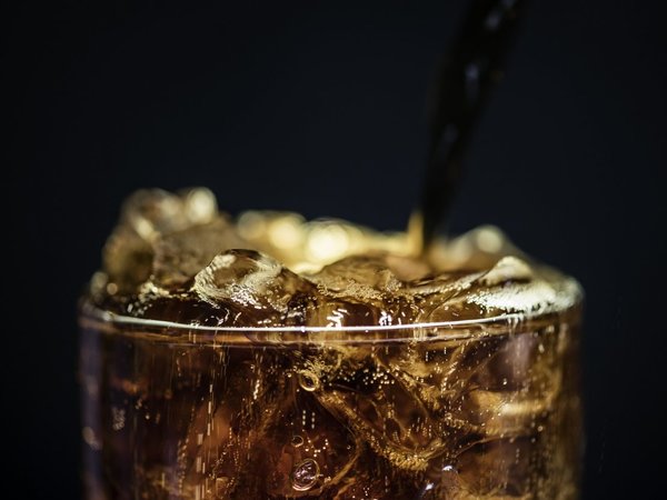 Estudio vincula a bebidas azucaradas con el riesgo de sufrir cáncer