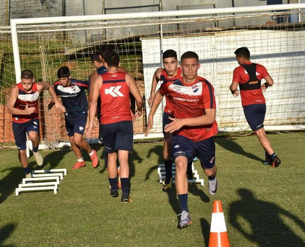 La Academia y el Rayadito entran en acción - Fútbol - ABC Color
