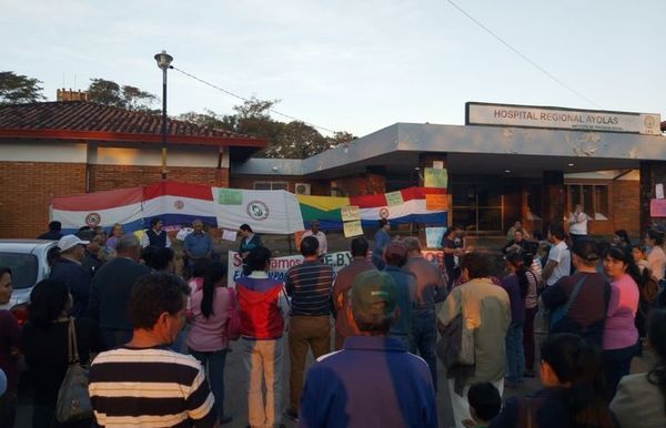 Ayolas: Director de Hospital denuncia manifestación vandálica frente a su casa - Digital Misiones