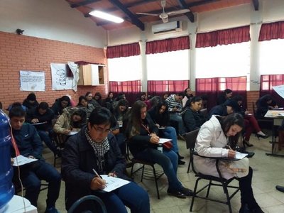 Aplazos en prueba escrita no reflejan la realidad académica del docente, según OTEP