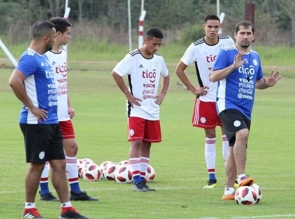 La Albirrojita conoce a sus rivales - Fútbol - ABC Color