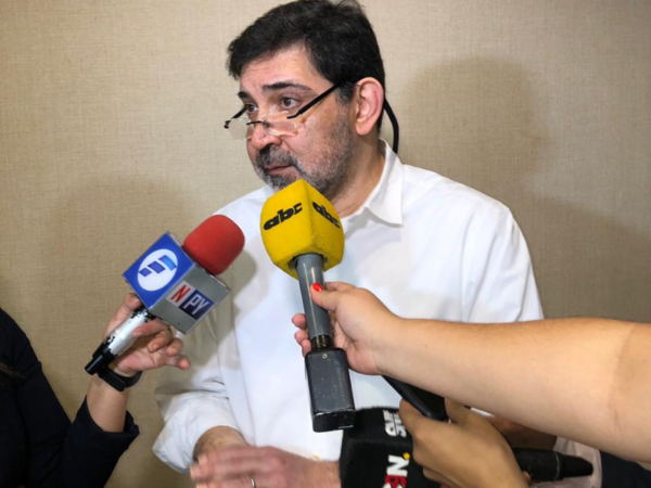 Buscan regular servicios de MUV y Uber - Radio 1000 AM