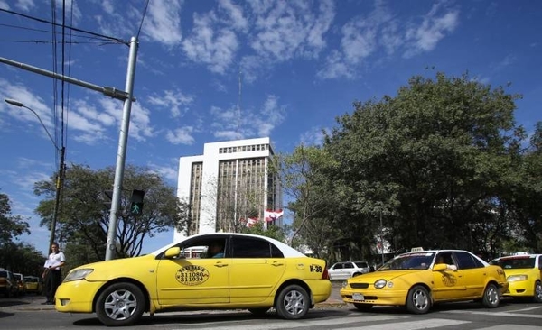 HOY / Taxistas ya lograron expulsar una app: “Sale al descubierto la mafia”, dice exdirectivo