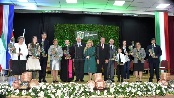 Itapúa: premio “Yvy Marane’y” distingue labor de personas e instituciones