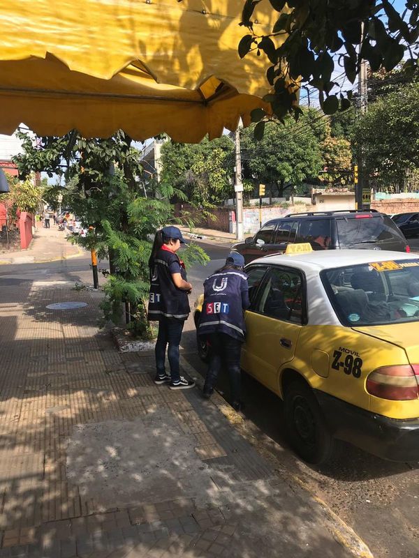 SET realiza controles aleatorios a paradas de taxis